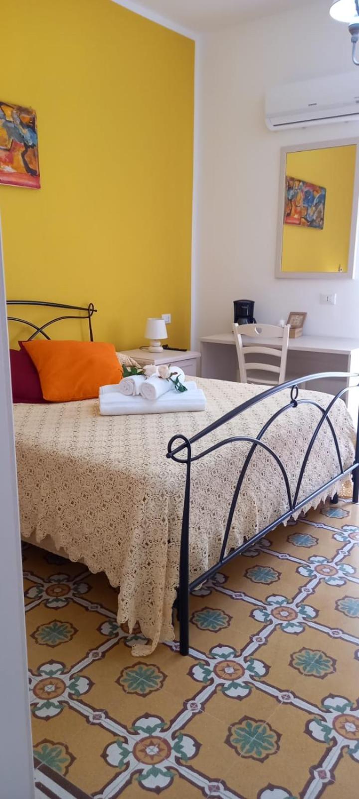 Bed and Breakfast Regina Stella Lascari Exterior foto
